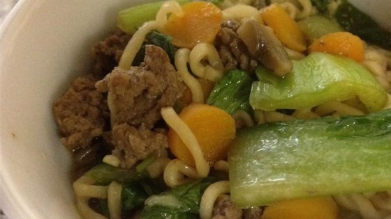 Receta rápida de sopa de fideos con carne asiática